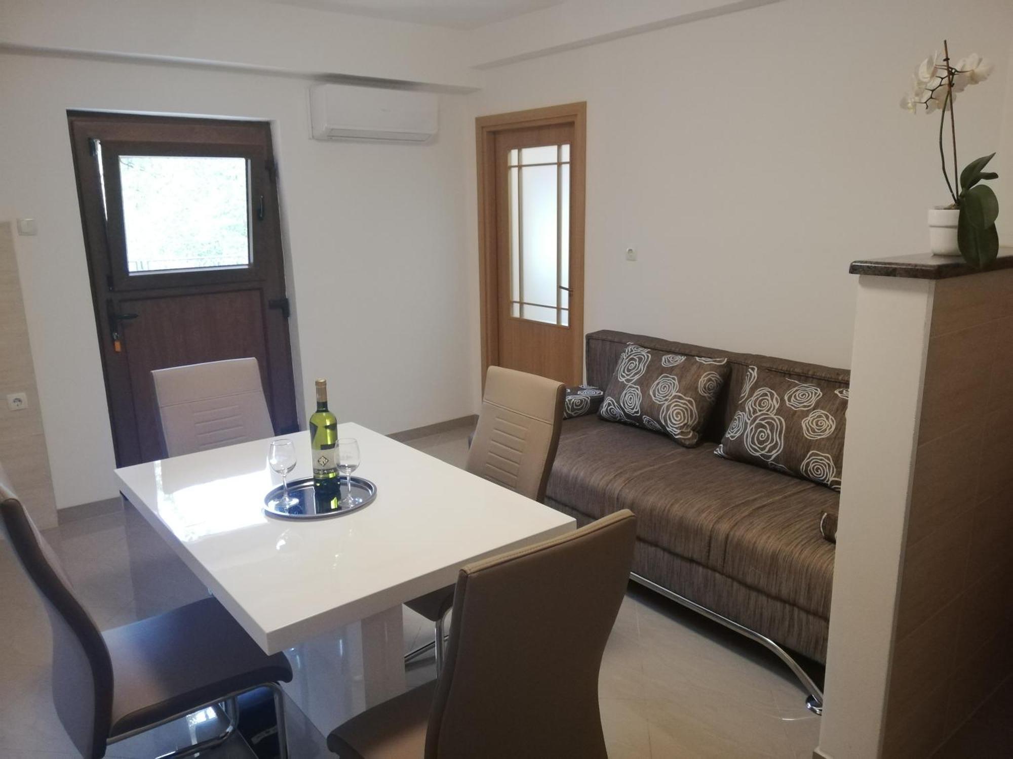Guesthouse Vesna Сень Экстерьер фото