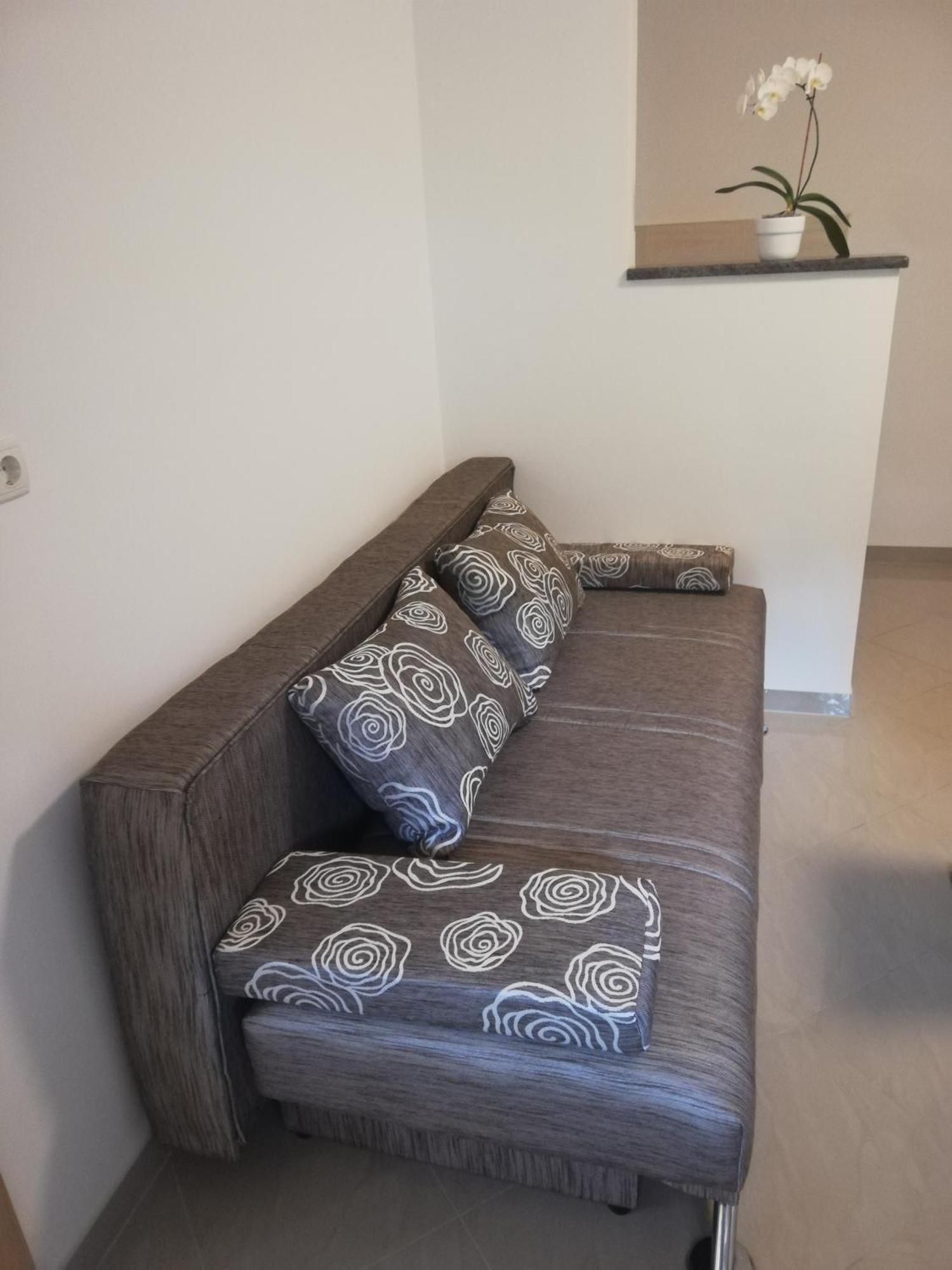 Guesthouse Vesna Сень Экстерьер фото